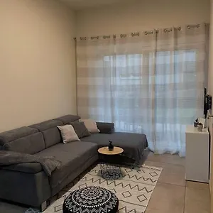  Apartment Gartenwohnung Mit Terrasse Und Parkplatz